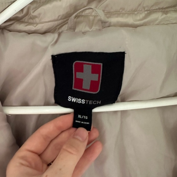 Swiss Tech Beige Quilted Jacket with detachable hoodie - Picture 7 of 13